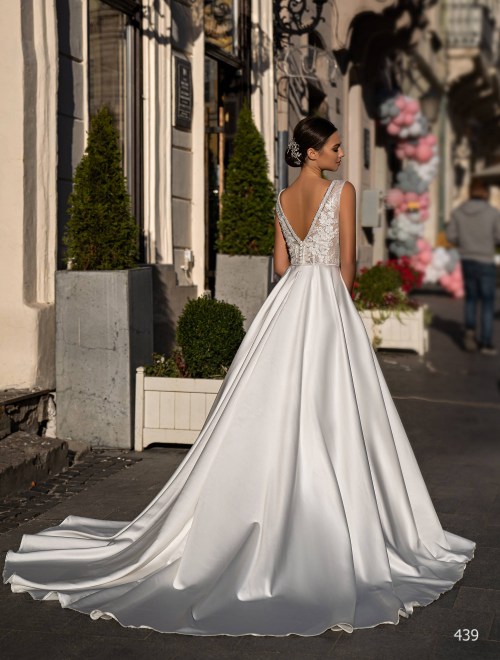 https://www.sposa-lia.com/images/stories/virtuemart/product/439       (4)47.jpg